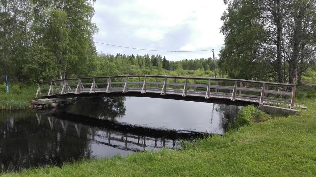 Maaseutuhotelli Hirvikoski Sykarainen Exterior photo